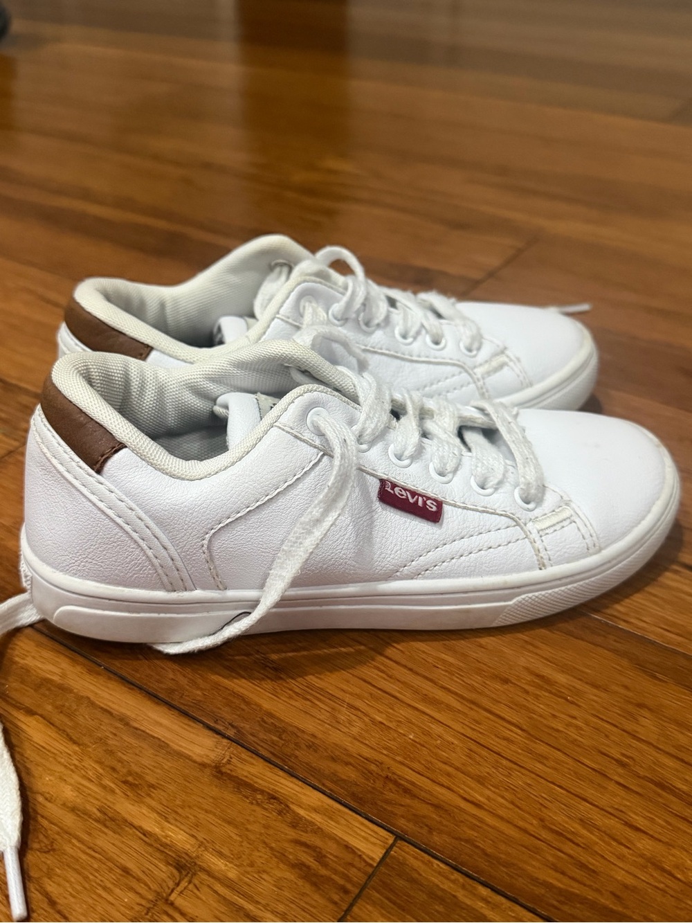 Levi's low-top casual sneakers size 13